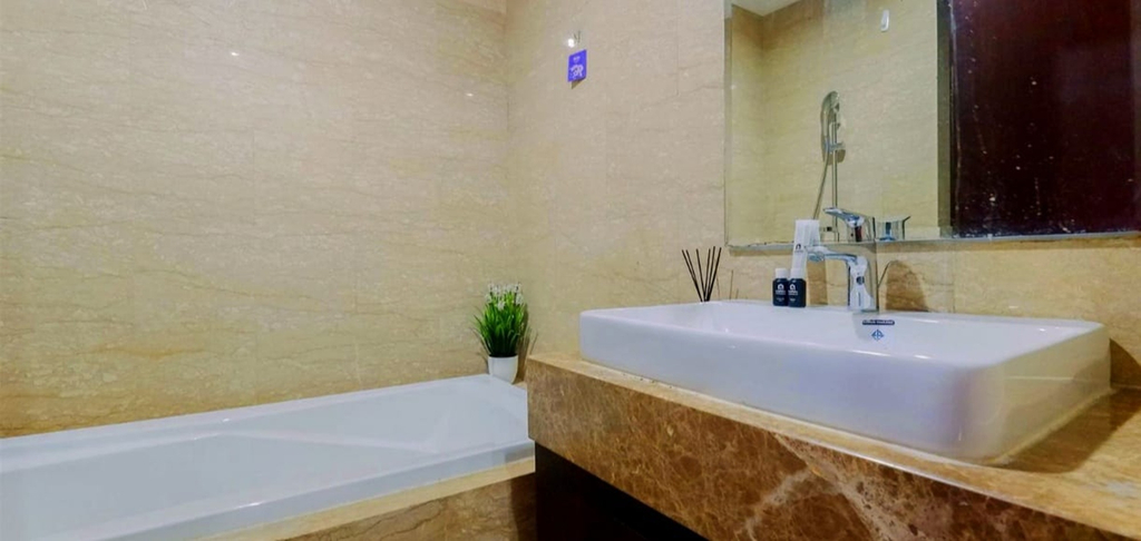 Bathroom, Menteng Park Apartemen by Dani, Jakarta Pusat