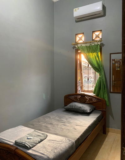 Bedroom 3, Cedhak Malioboro Homestay, Yogyakarta