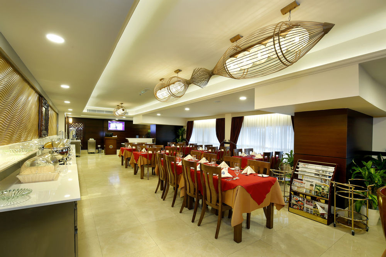 Food & Drinks 5, Queen Palace Hotel, Abu Dhabi City