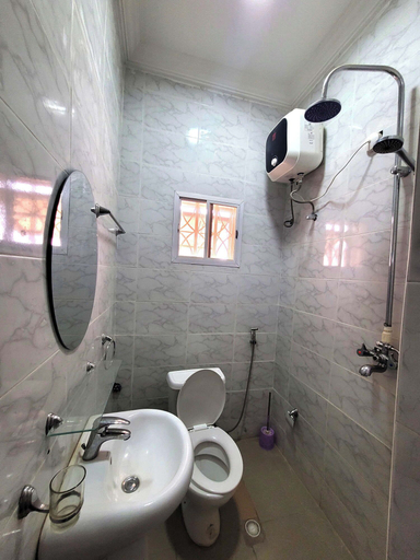 Bathroom 3, ROSSY'S APARTMENTS, AbujaMun