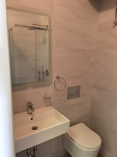 Bathroom 3, Aria Seaview Apartments, Sarandës
