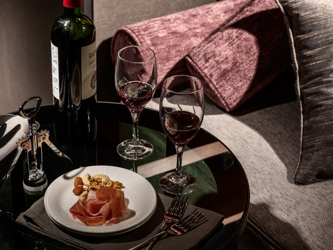 Food & Drinks 11