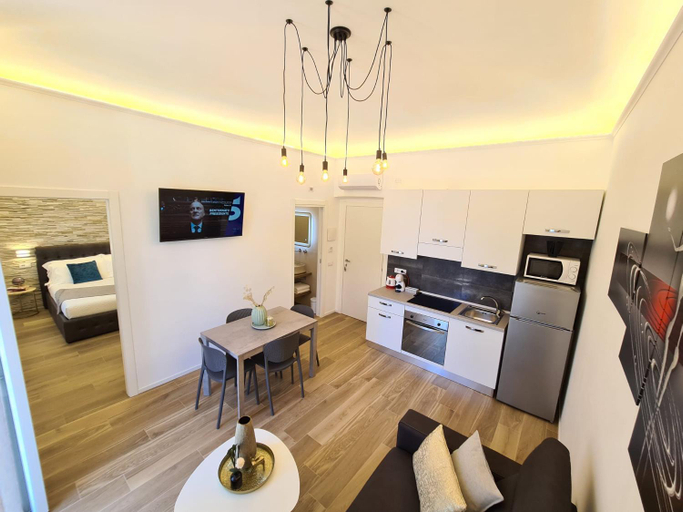 Others 4, SONI APARTMENT, La Spezia