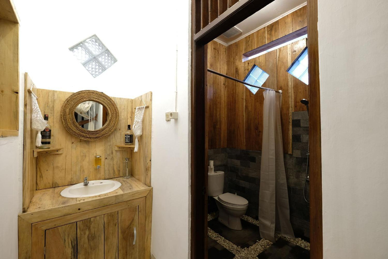 Bathroom 11