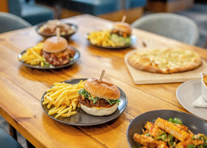 Food & Drinks 5, NDR Residences, Devon