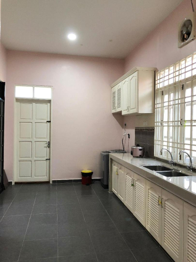 Others 5, Family Homestay, Kuala Terengganu