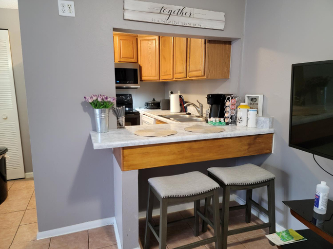 Others 3, Comfy 1BR Apartment - Ideal for Traveling Nurses & Professionals, Alachua