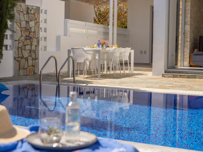 3, Villa Zoe