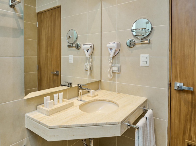 Bathroom 4, Estelar Apartamentos Bellavista, Lima