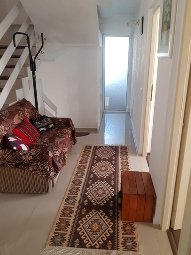 Others 3, Casa Bunicutei, Novaci