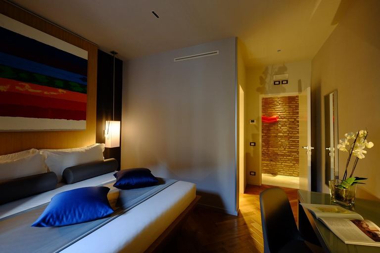 Bathroom 3, Navona Rooms, Roma