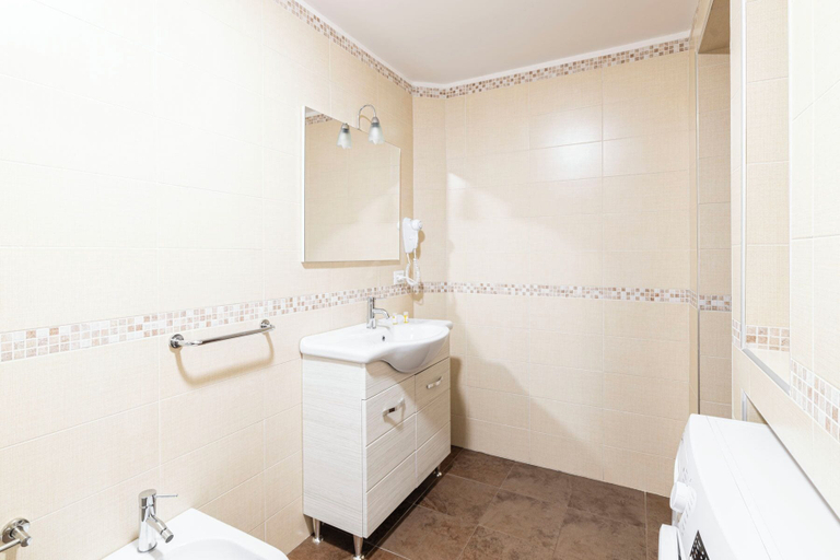 Bathroom 5, Corso 138 By DomusExtra, Napoli