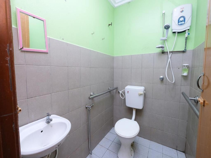 Bathroom 3, MR J HOTEL WAKAF CHE YEH 2, Kota Bharu