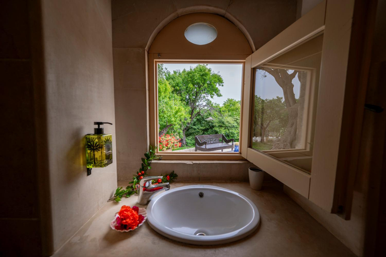 Bathroom 4, Terre Di Vendicari, Syracuse