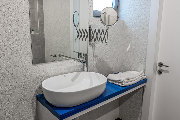 Bathroom 3, City center family relax apartment