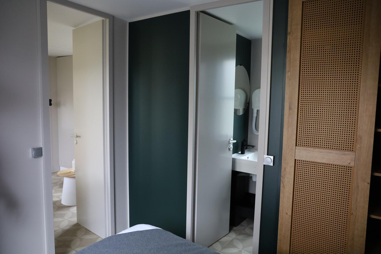 Bathroom 2, Vakantiepark Delftse Hout, Delft