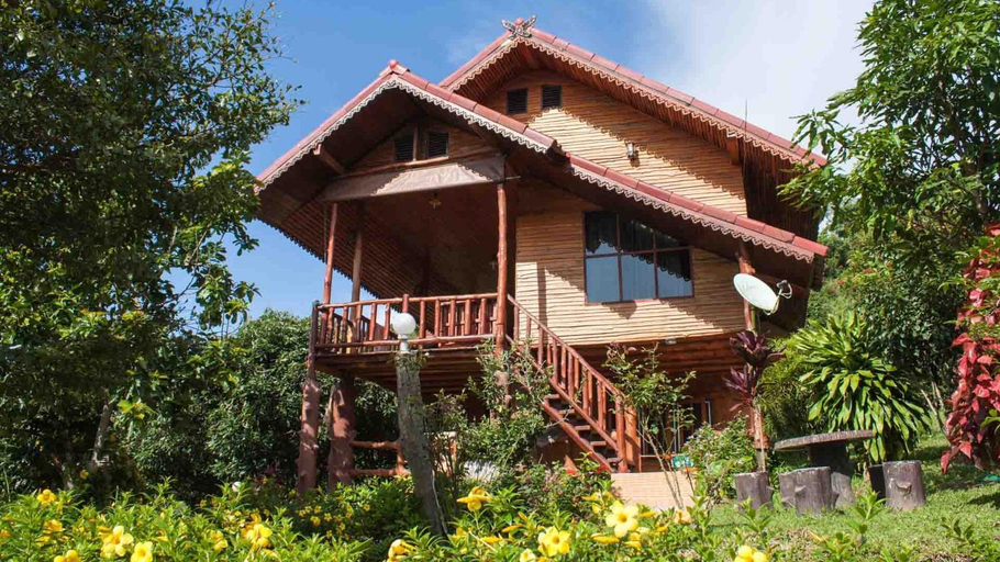 Exterior 3