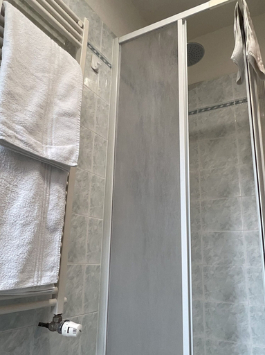 Bathroom 2, Valori, Florence