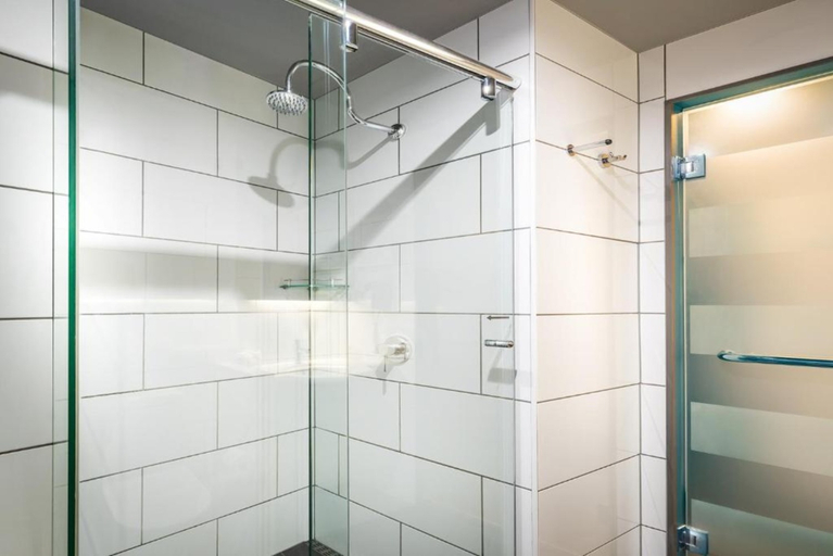 Bathroom 5, Essence Hotel Carlton, Melbourne