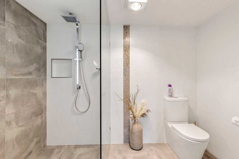 Bathroom 20