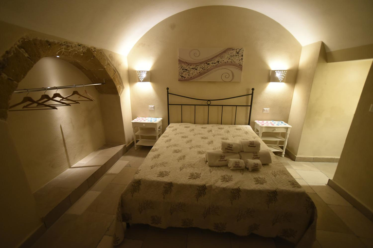 Others 2, B&B Corte Cantalupi, Lecce