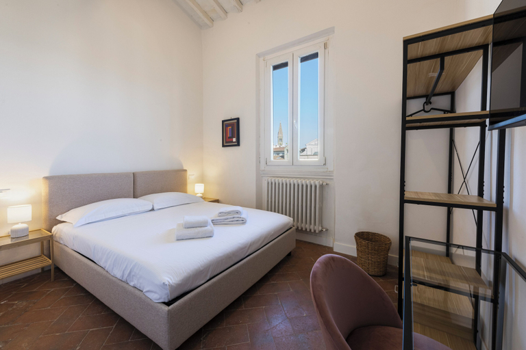 Bedroom 2, Santa Maria Novella penthouse by MMega, Florence
