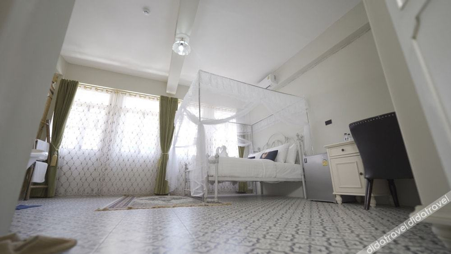 Bedroom 3, 2499 Heritage Chinatown Bangkok Hotel By RoomQuest, Samphantawong