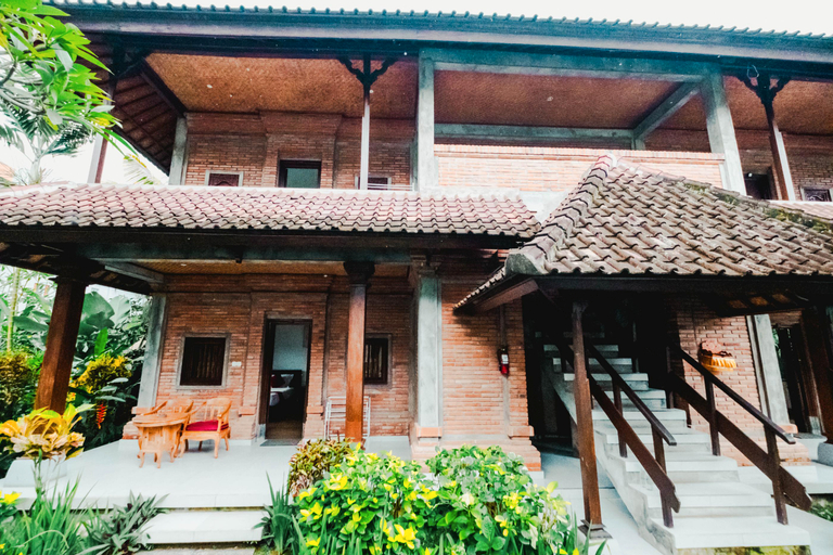 Exterior 12