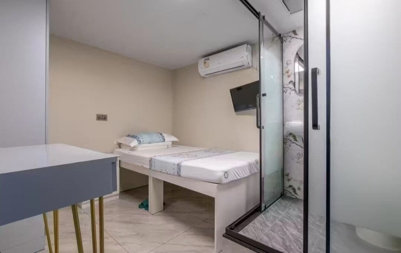 Bedroom 3, Spring Inn, Kowloon