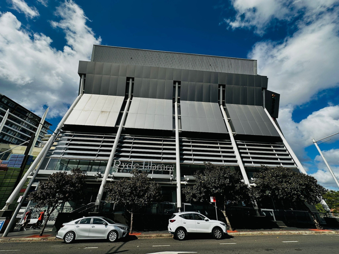 Exterior & Views, Modern 3-Bedroom Apartment Ryde NSW, Sydney