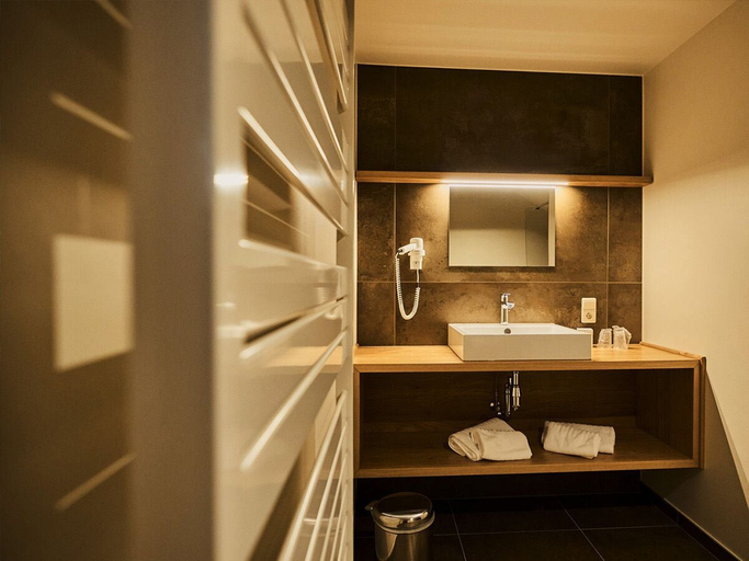 Bathroom 3, Hôtel La Métairie, Liège