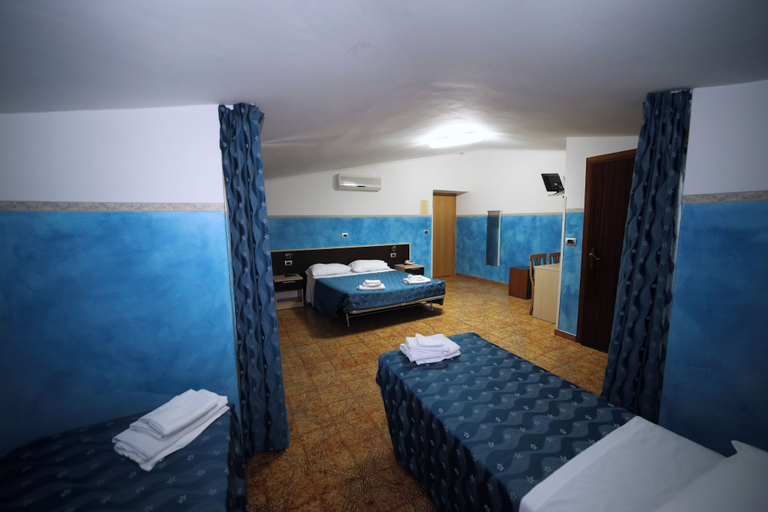 Bedroom 2, Hotel Napoleone, Cosenza