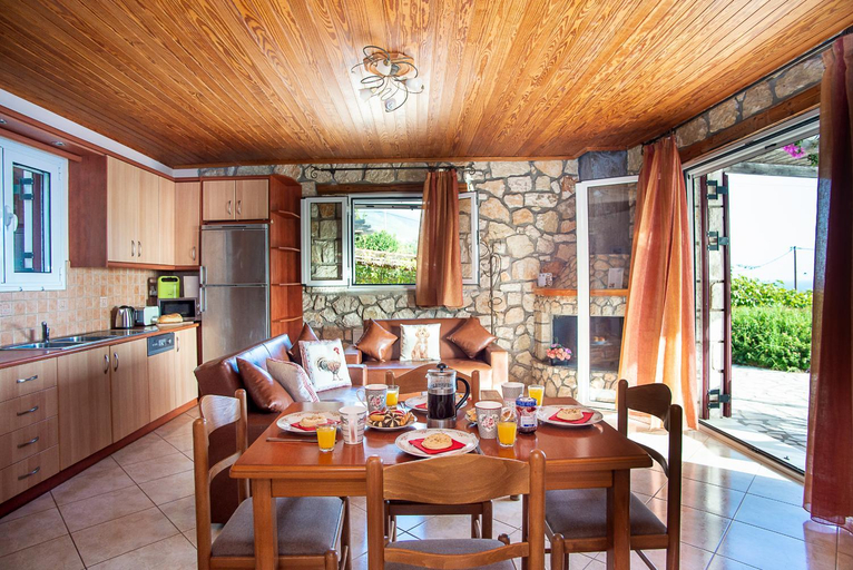 Food & Drinks, Trapezaki Garden Villas, Ionian Islands