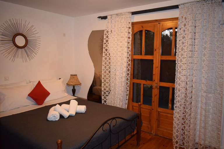 Bedroom 2, Family Villa Kalypso, Central Greece
