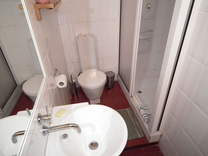 Bathroom 4, Casa Souto, Lourinhã