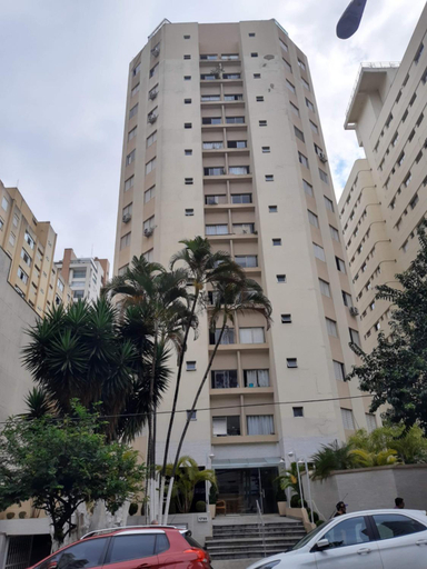 Apartment on Oscar Freire by Paulista and Clinicas, São Paulo