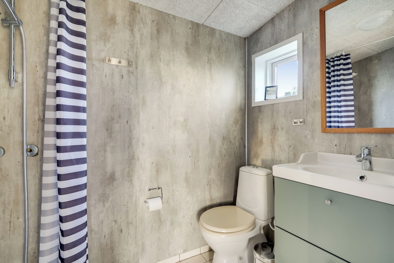 Bathroom, Bjålumvej 17, Varde