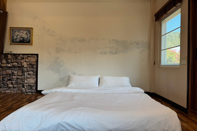 Bedroom 24