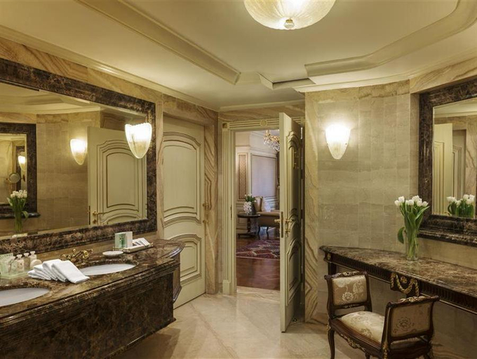 Bathroom 5, Sheraton Kuwait A Luxury Collection Hotel Kuwait City, Kuwait City