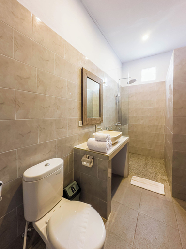 Bathroom 4, Felicia House (permanently closed), Gianyar