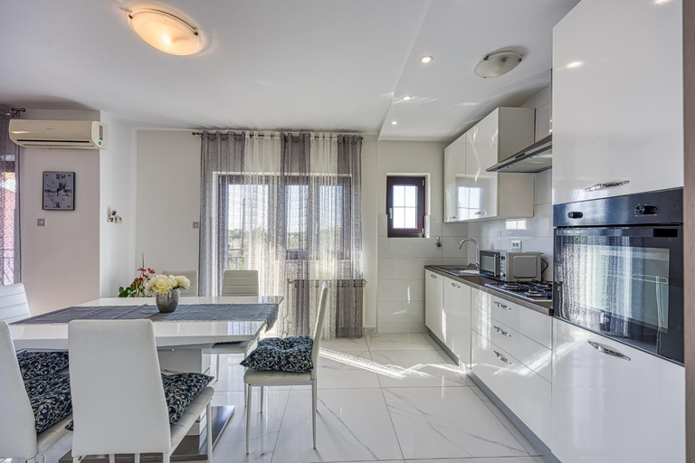 4, Olive Garden Apartments, Rovinj
