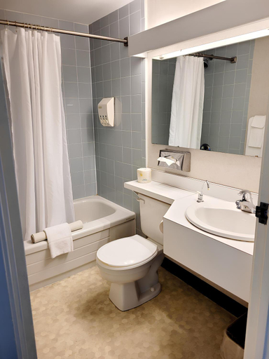 Bathroom 5, Claymore Inn and Suites, Antigonish
