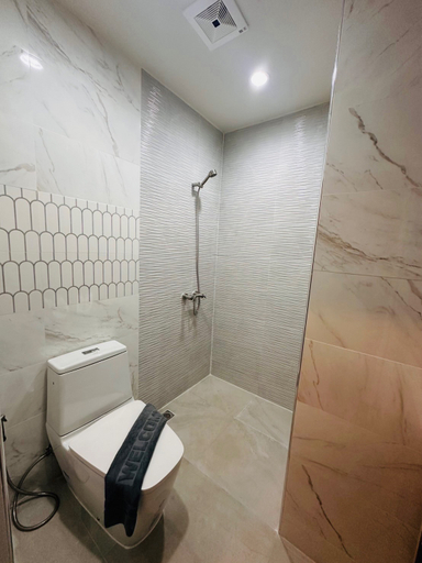 Bathroom 5, J Star Hotel Jomtien, Pattaya