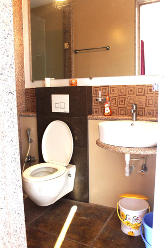 Bathroom 2, 3BHK Villa with Amazing Sea View for Big Group, Ratnagiri