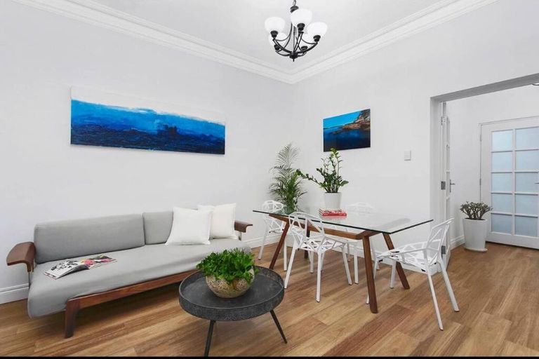 Others, Apartment on Balmoral Beach Hill, Mosman