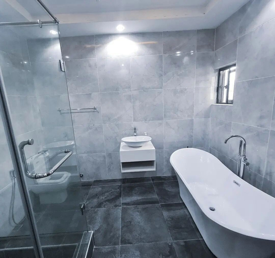 Bathroom, The Haven Apartment By NHS, Egbeda