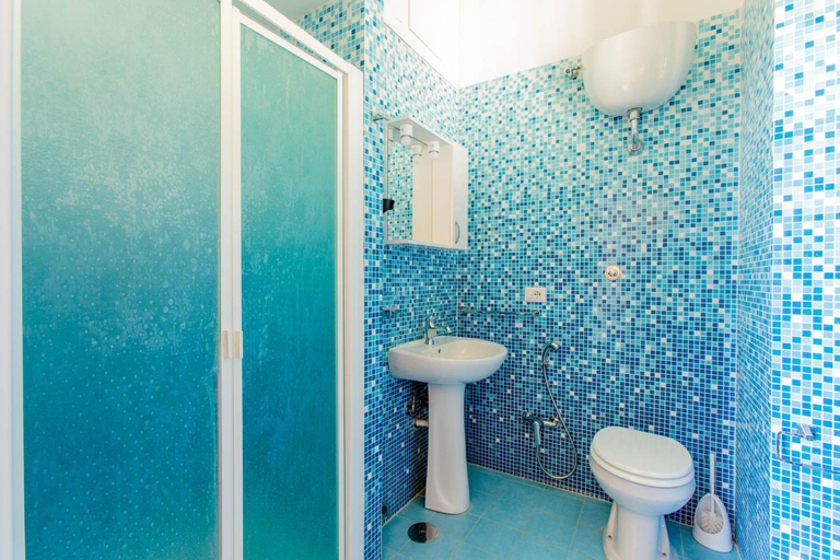 Bathroom 3, Flower guesthouse, Rome
