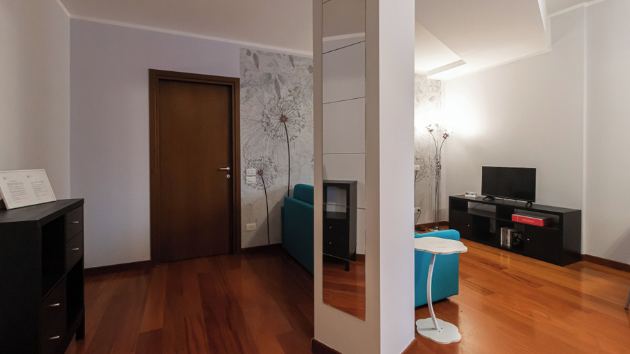 Others 4, Italianway Easy - Tartini 25, Milano