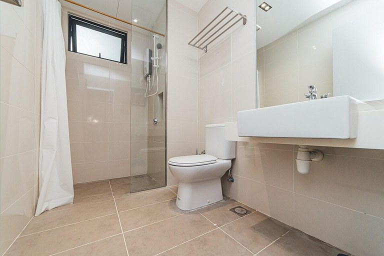 Bathroom, Wooden Sand MosaicSouthkey 3BR w bathtub Midvalley, Johor Bahru