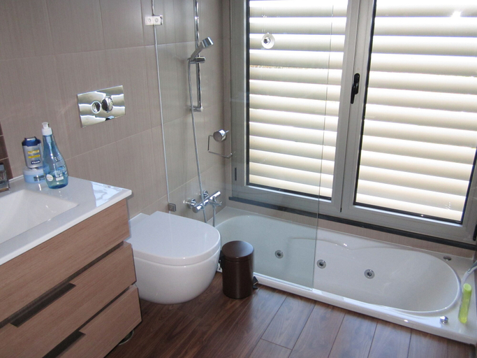 Bathroom 4, Casa Mario, Lourinhã
